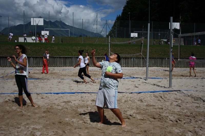 Village Camps International Summer Camp Leysin, Switzerland 2025-08-09 https://www.villagecamps.com/journals_admin/images/706-23-volley (20).jpg